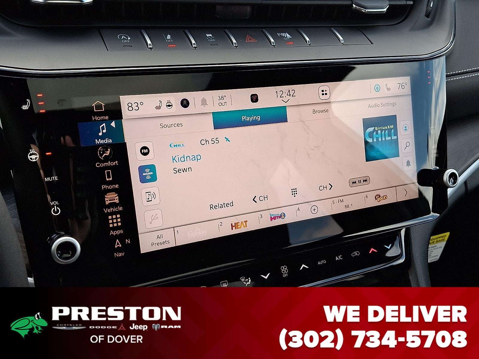 2026 Jeep Grand Cherokee Laredo Altitude