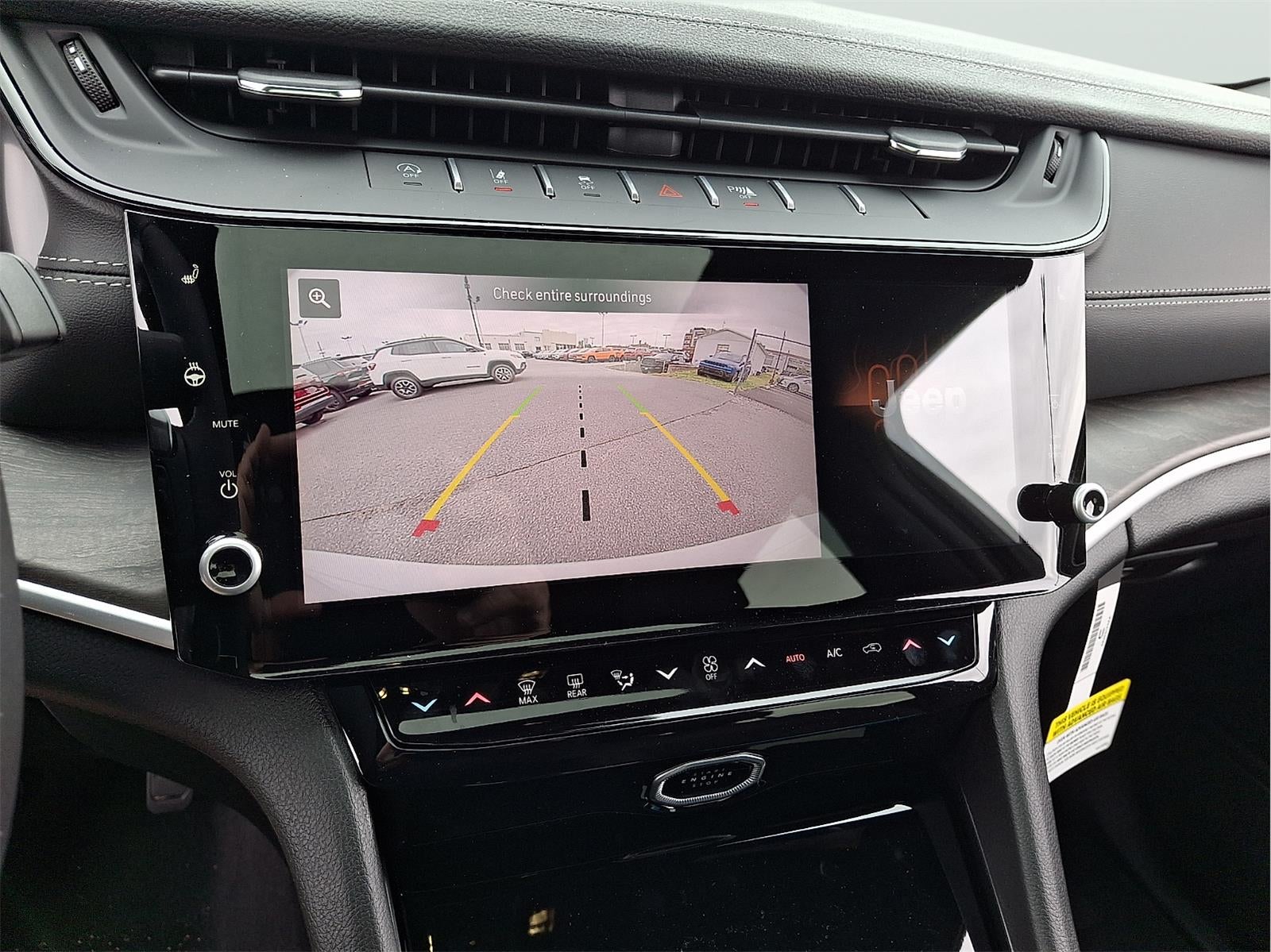 2026 Jeep Grand Cherokee Laredo Altitude