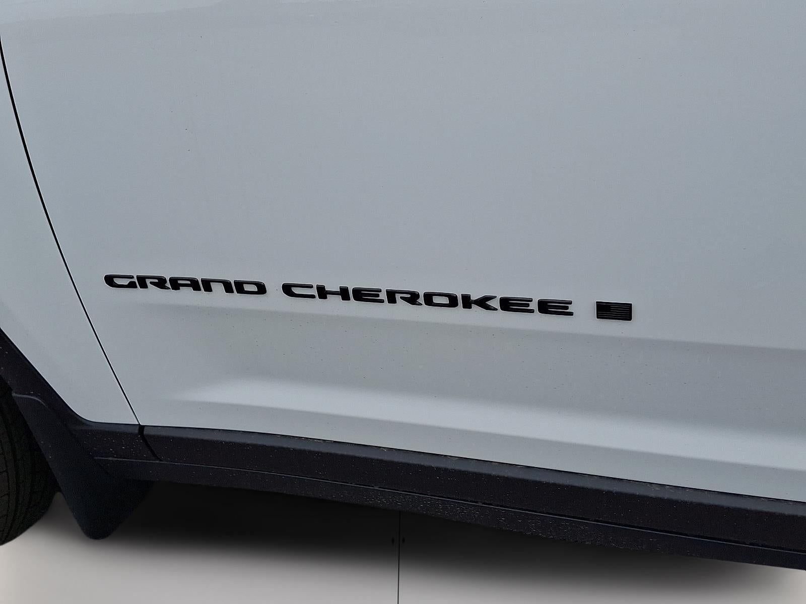 2026 Jeep Grand Cherokee Laredo Altitude