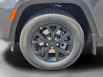 2026 Jeep Grand Cherokee Laredo Altitude