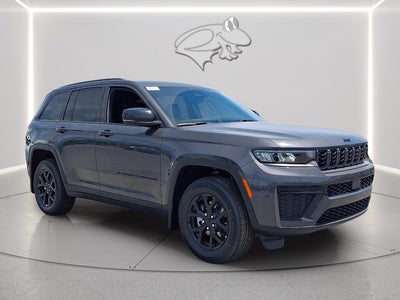 2026 Jeep Grand Cherokee Laredo Altitude