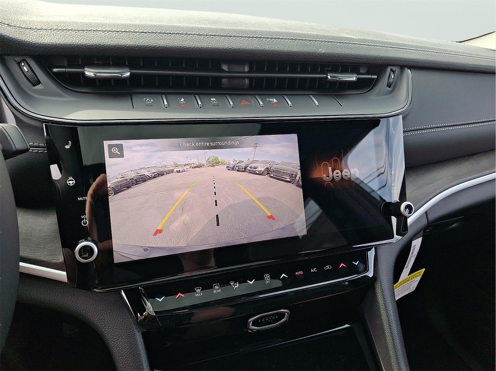 2026 Jeep Grand Cherokee Laredo Altitude