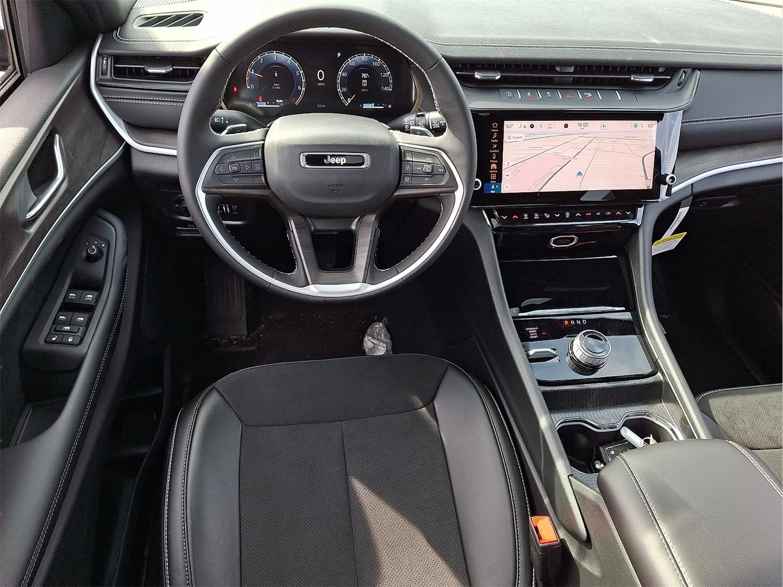 2026 Jeep Grand Cherokee Laredo Altitude