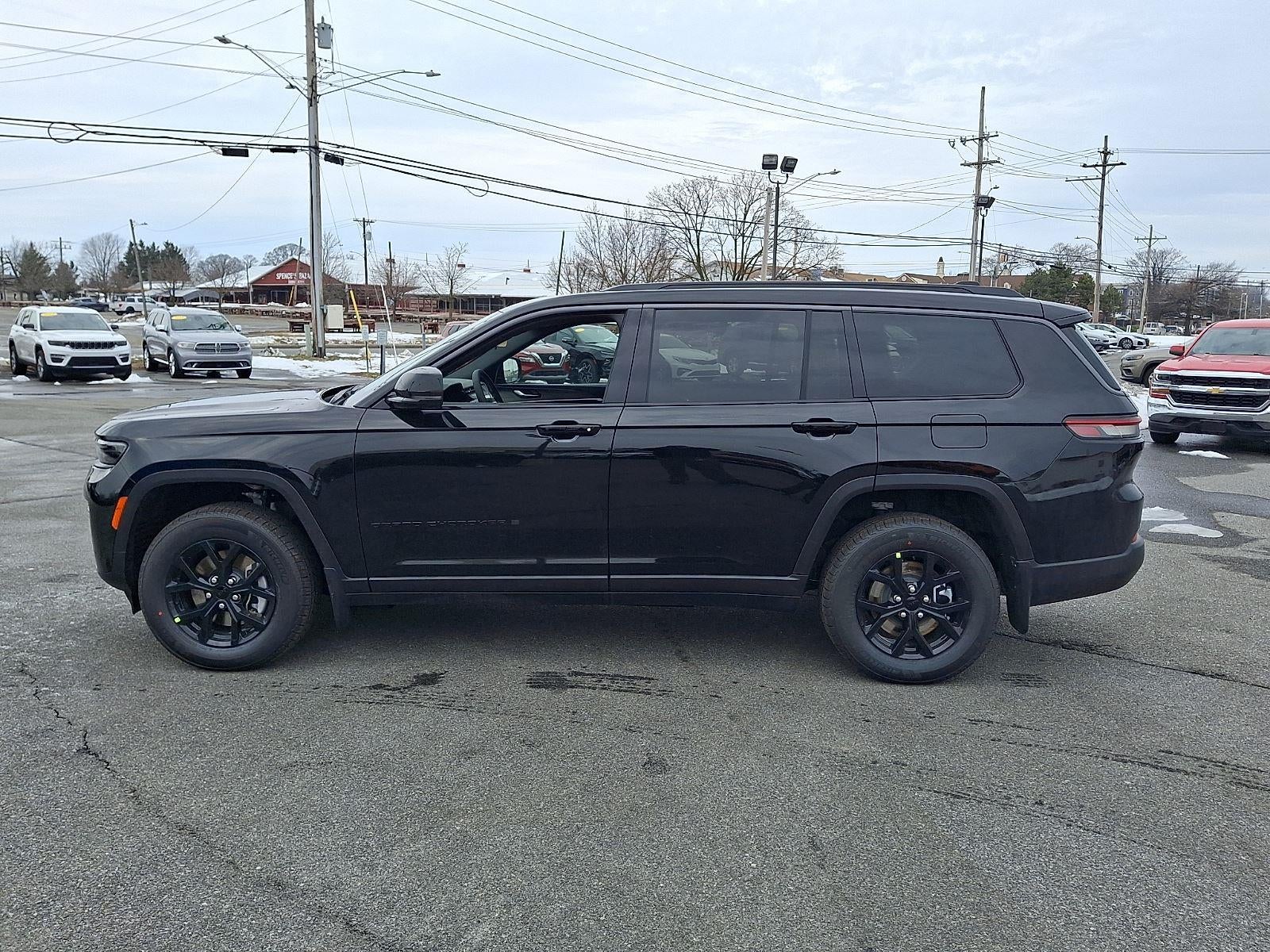 2026 Jeep Grand Cherokee L Laredo Altitude