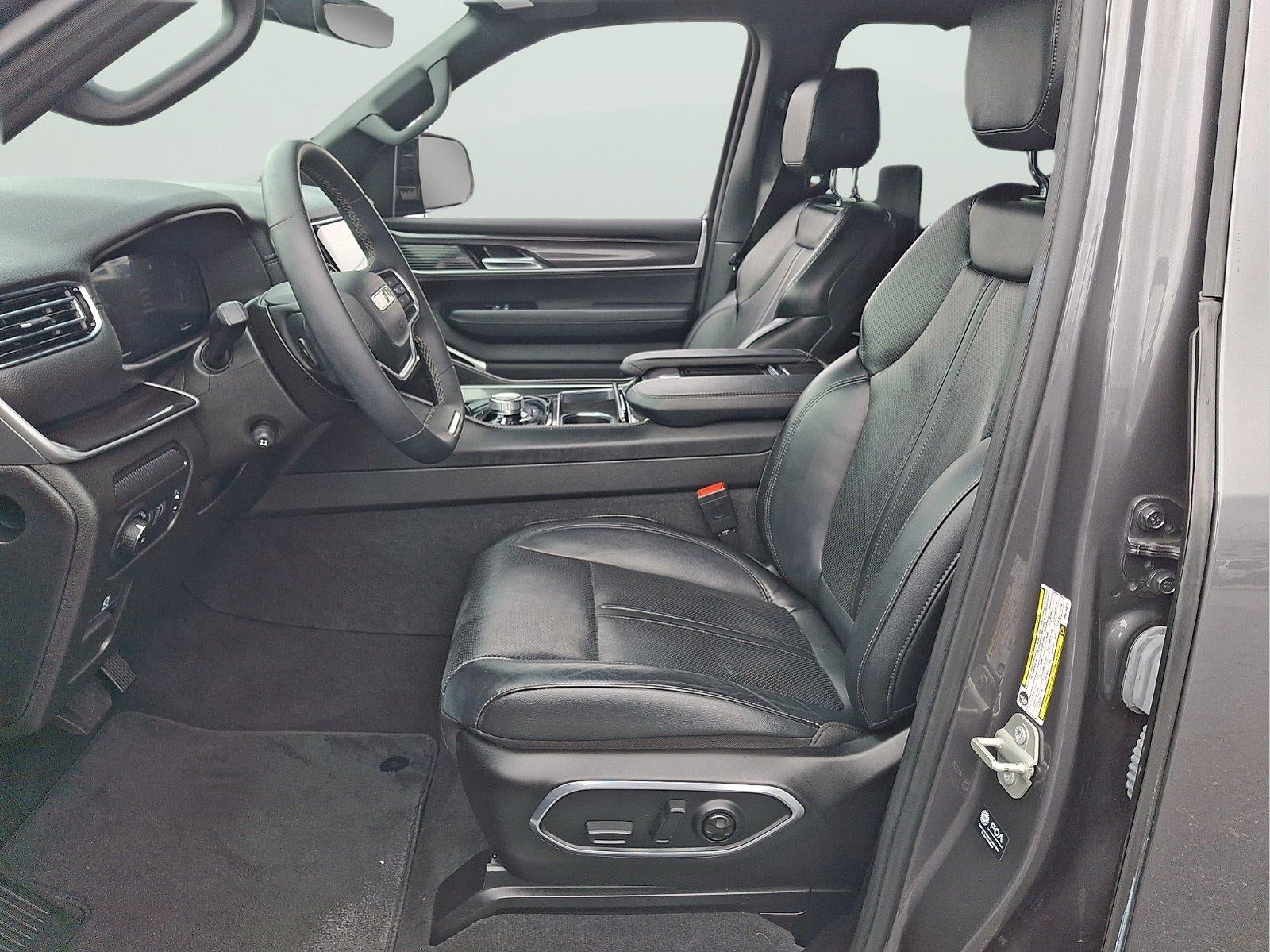 2023 Jeep Wagoneer BASE