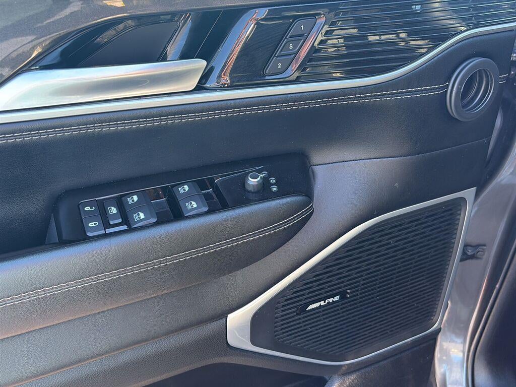 2023 Jeep Wagoneer BASE