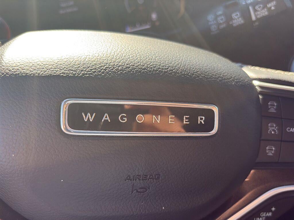 2023 Jeep Wagoneer BASE