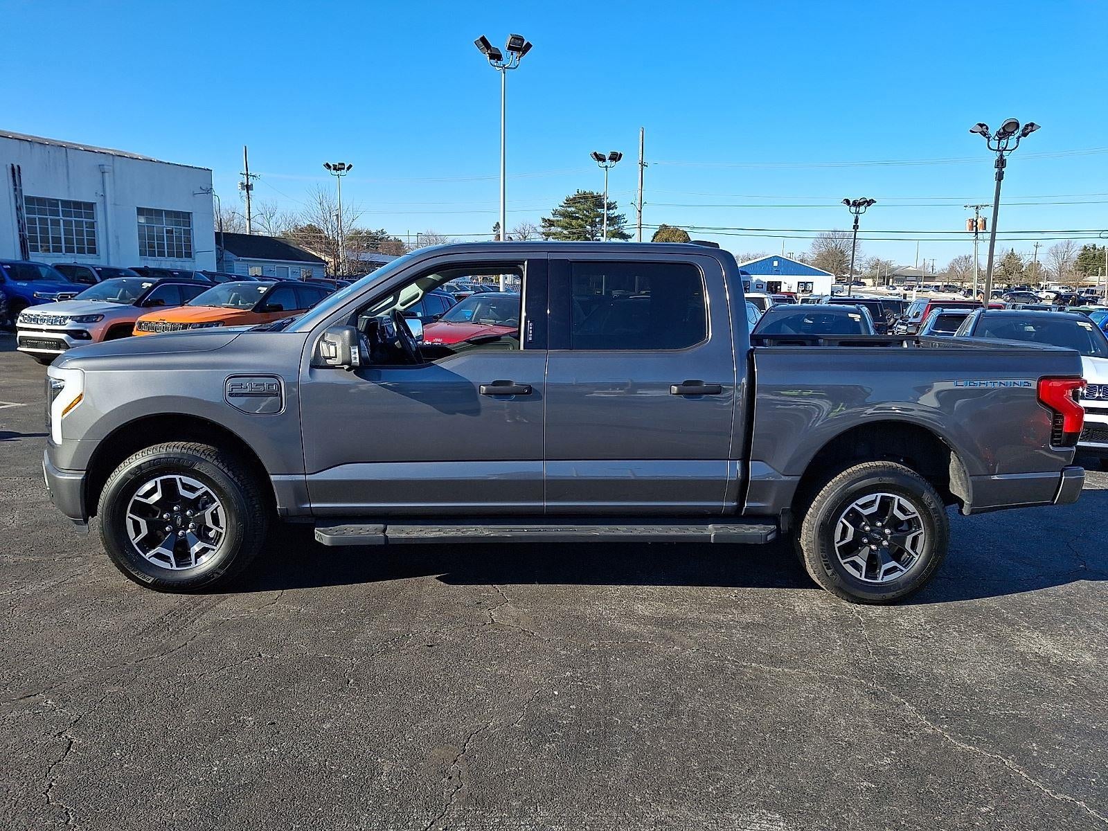 2023 Ford F-150 Lightning XLT
