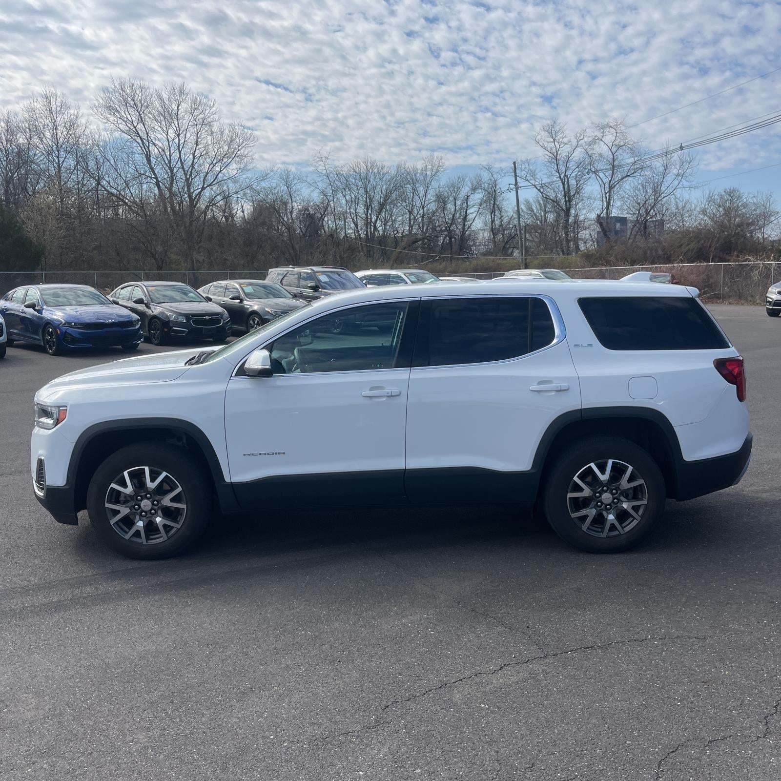 2023 GMC Acadia SLE