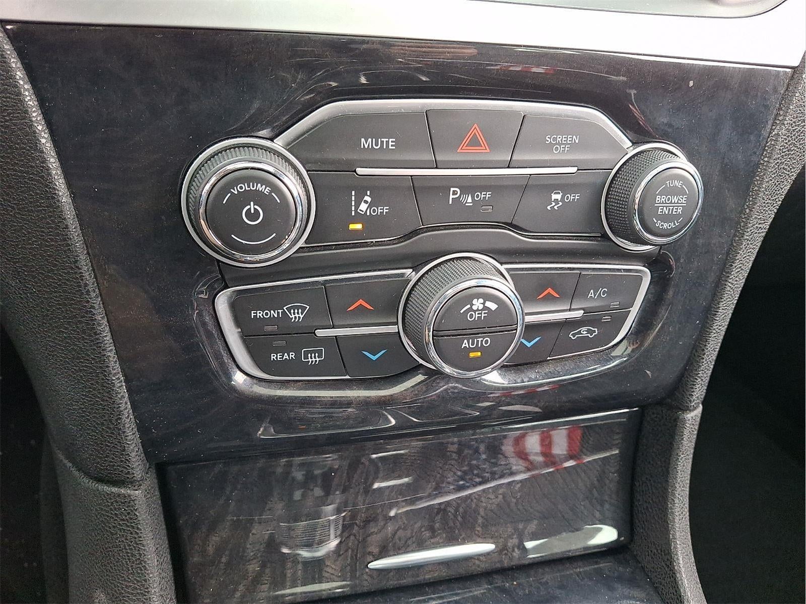 2023 Chrysler 300 300 Touring L