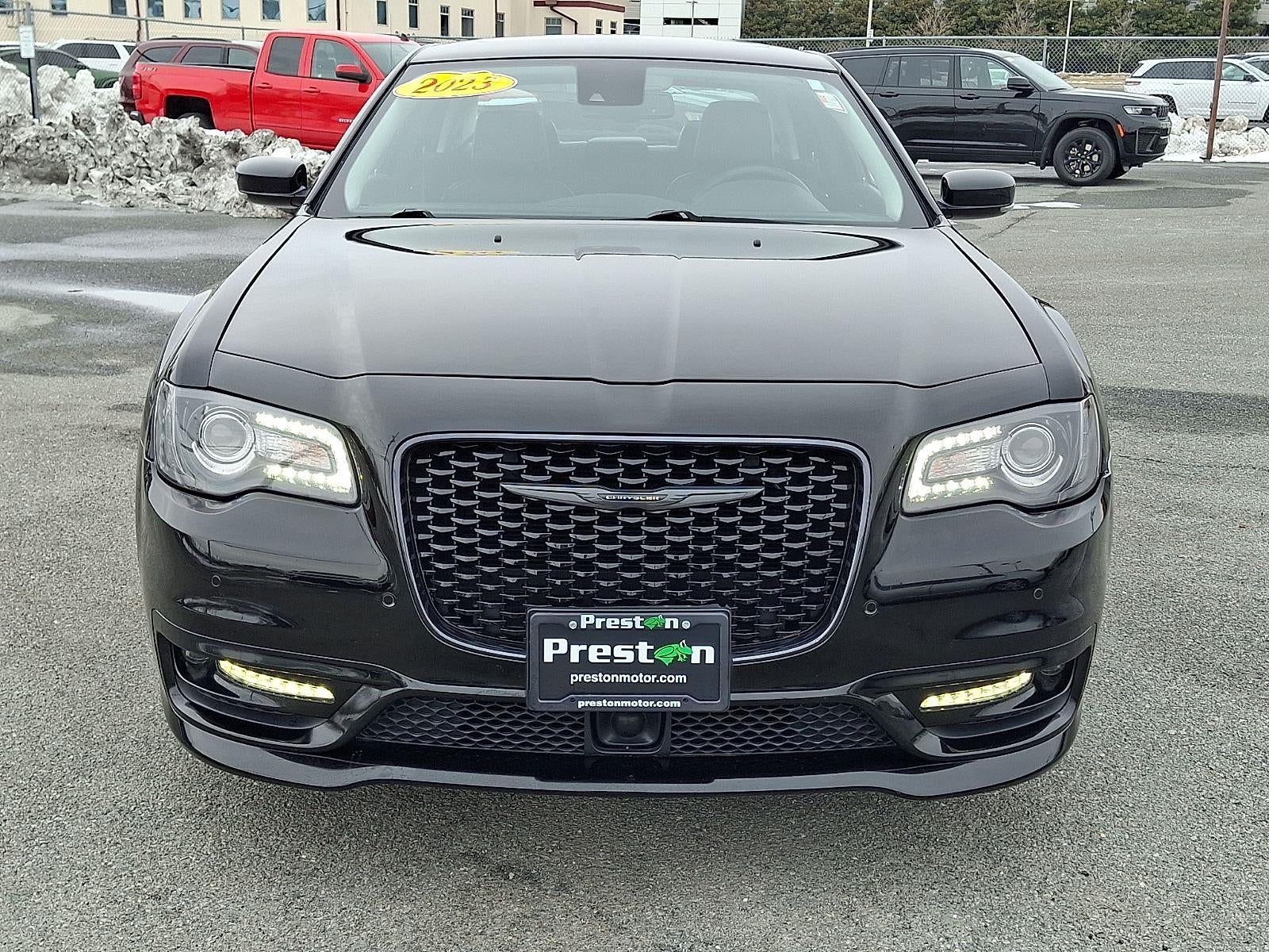2023 Chrysler 300 300 Touring L