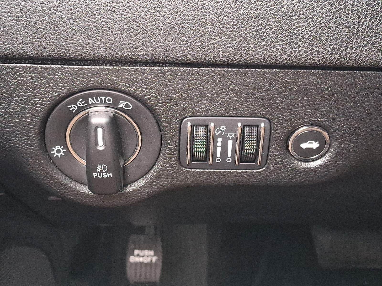 2023 Chrysler 300 300 Touring L