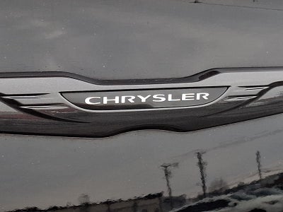 2023 Chrysler 300 300 Touring L