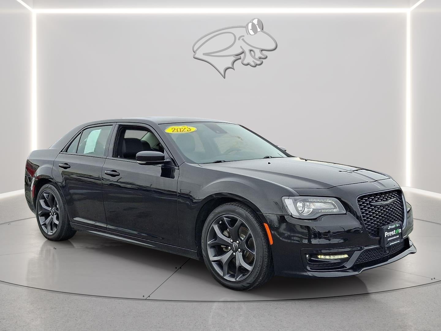2023 Chrysler 300 300 Touring L