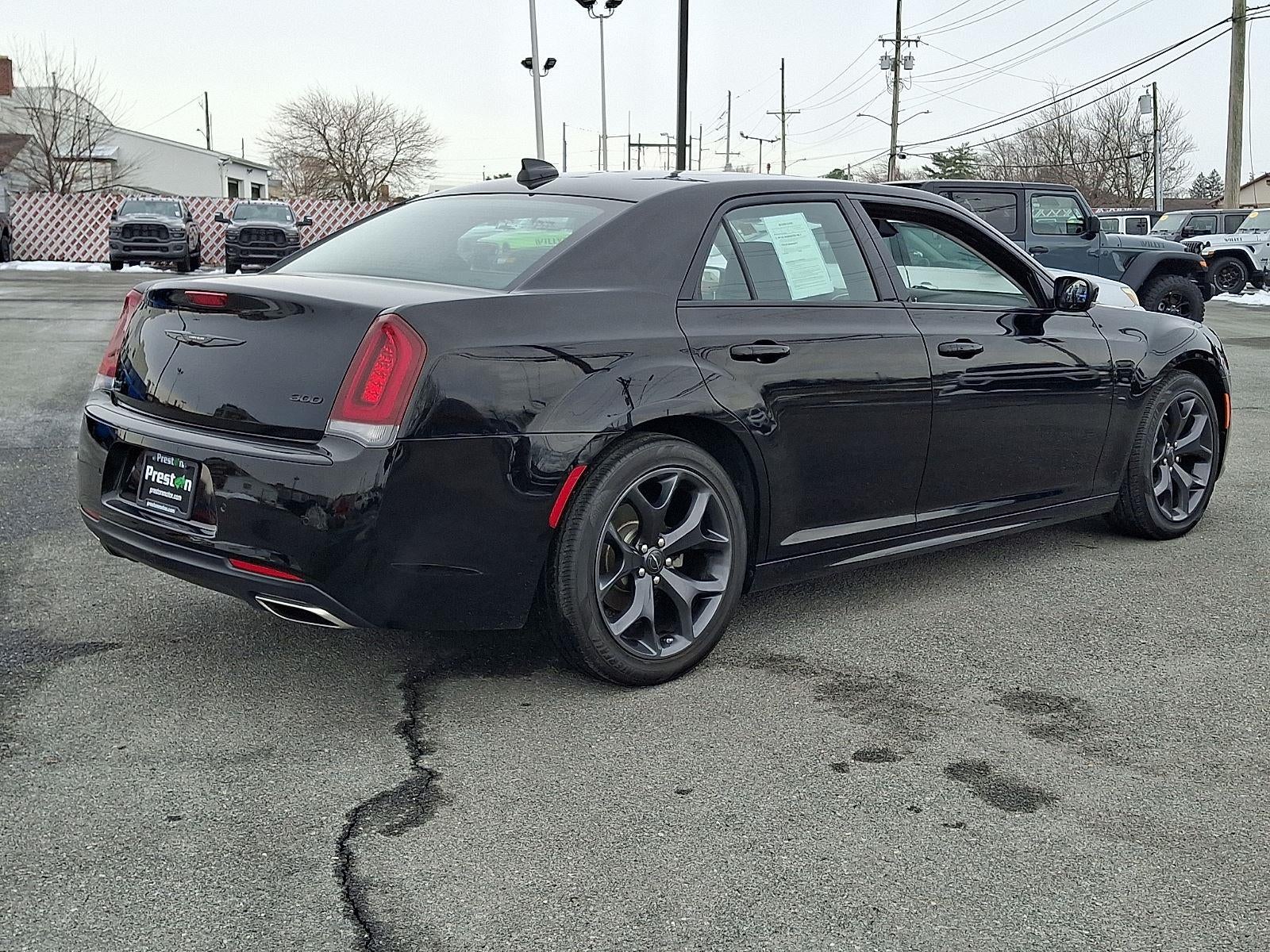 2023 Chrysler 300 300 Touring L