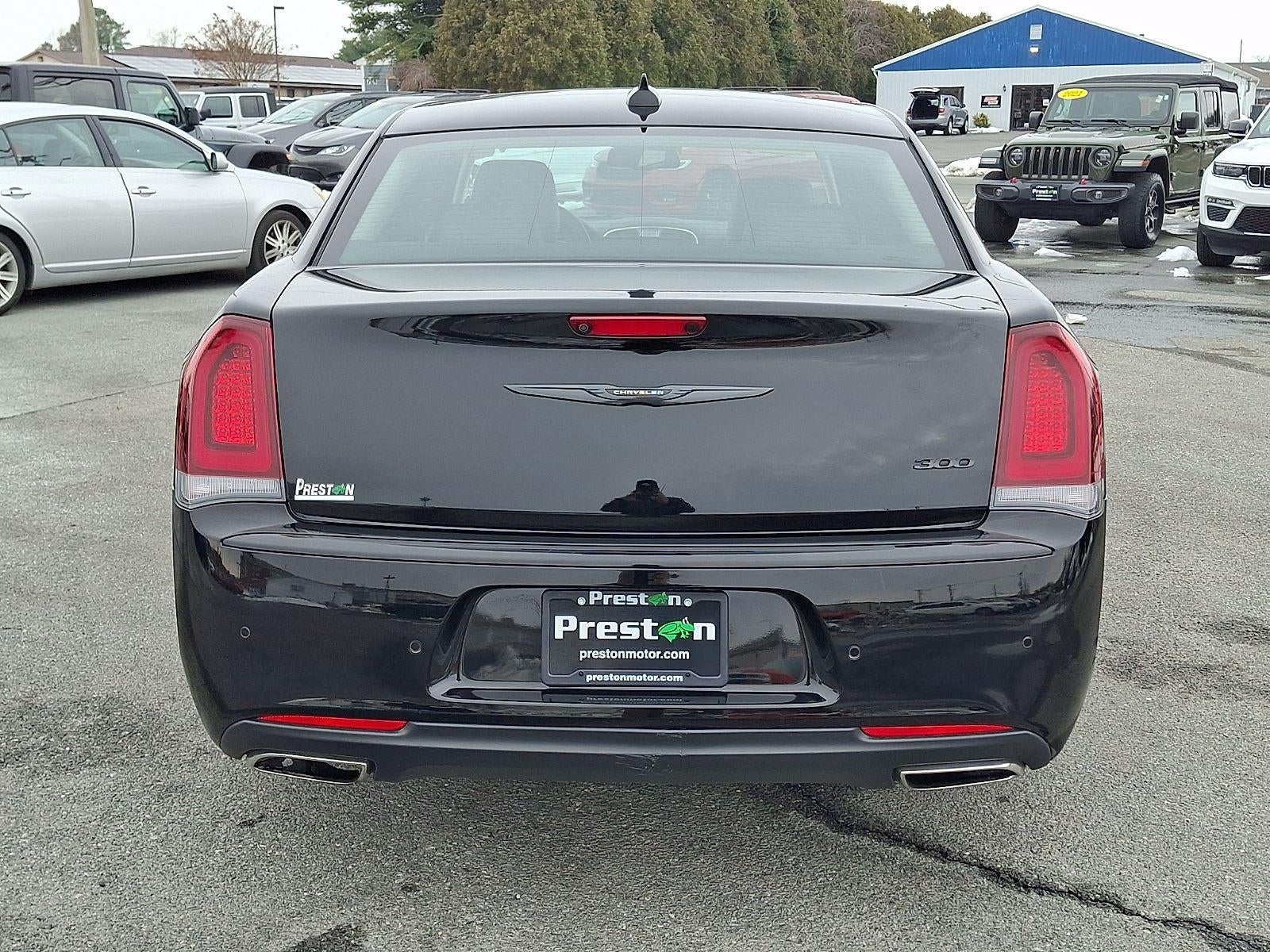 2023 Chrysler 300 300 Touring L
