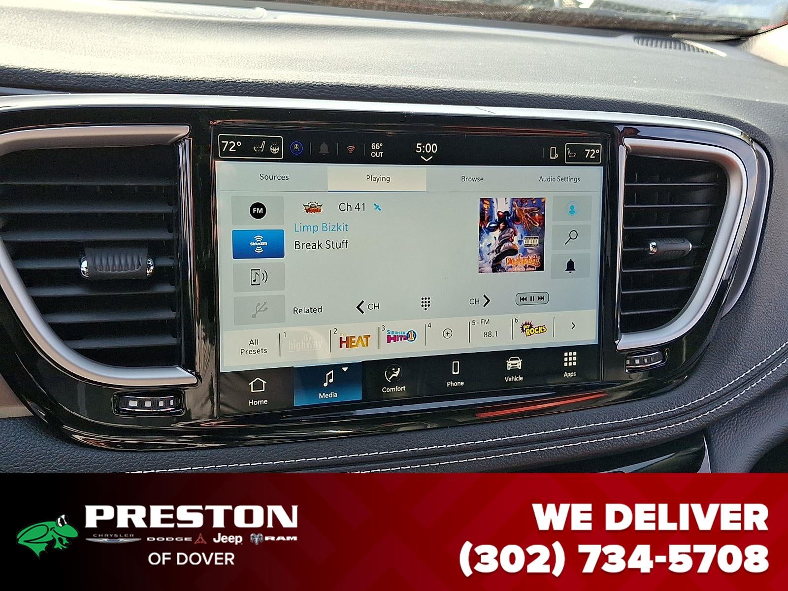 2026 Chrysler Pacifica Select