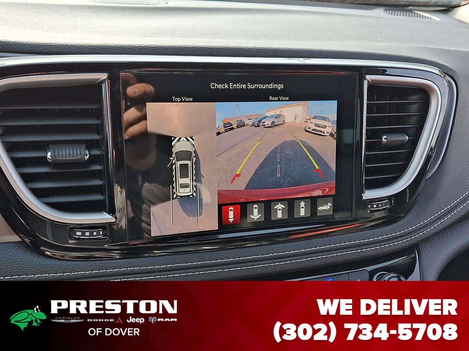 2026 Chrysler Pacifica Select