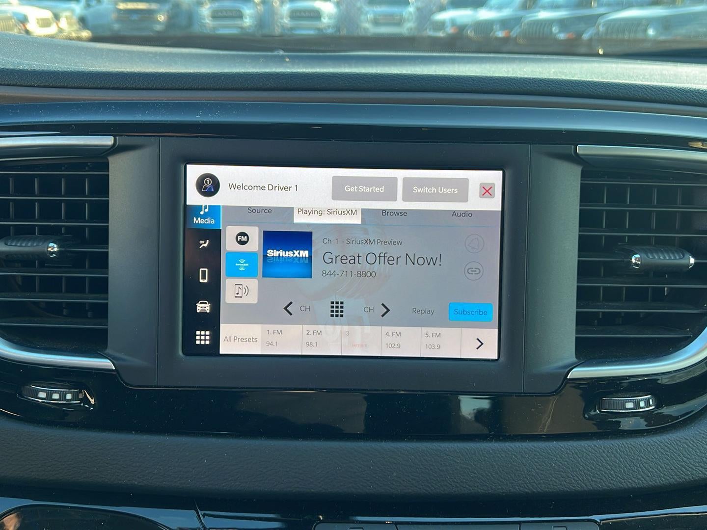 2022 Chrysler Voyager LX