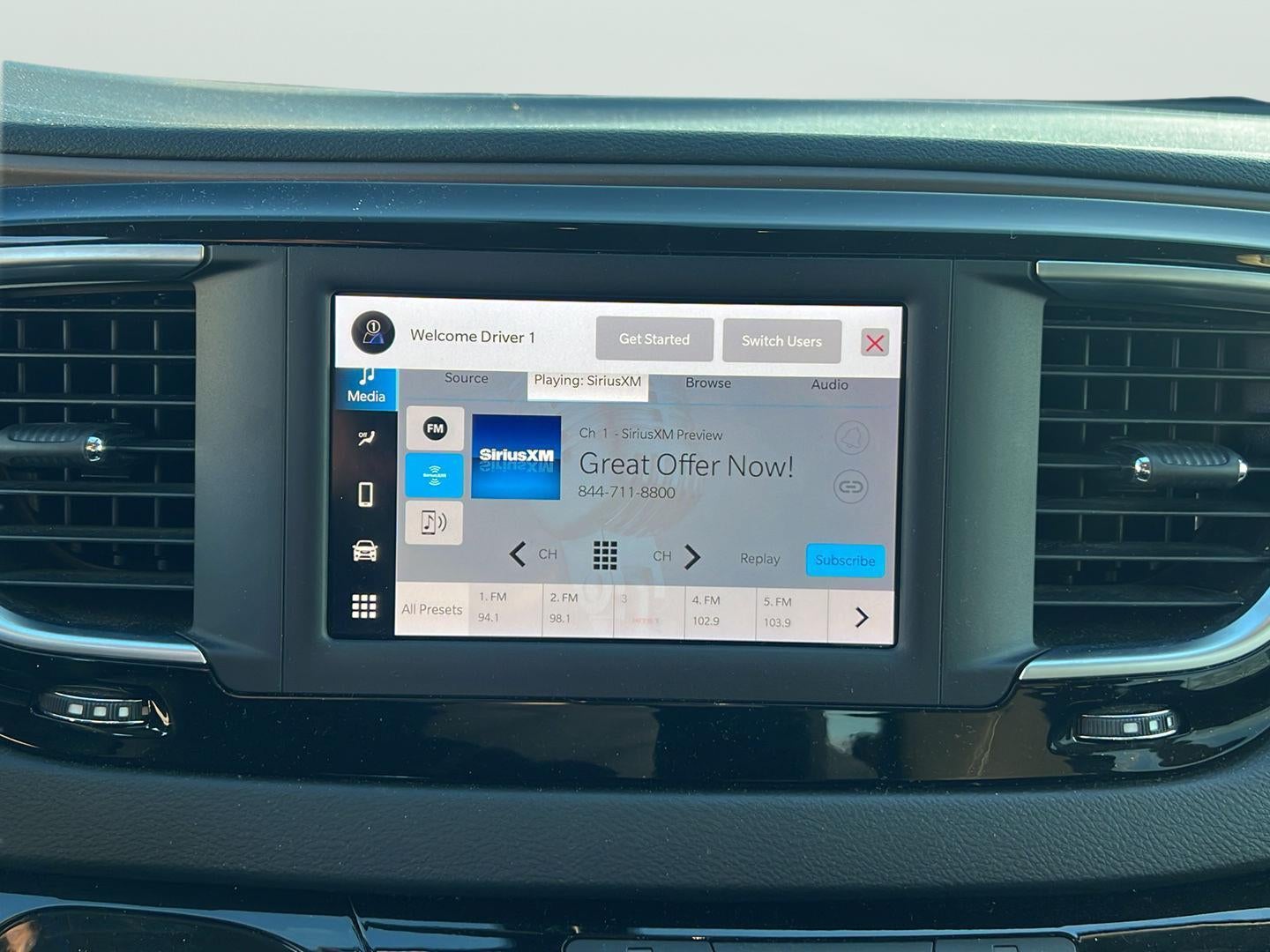 2022 Chrysler Voyager LX