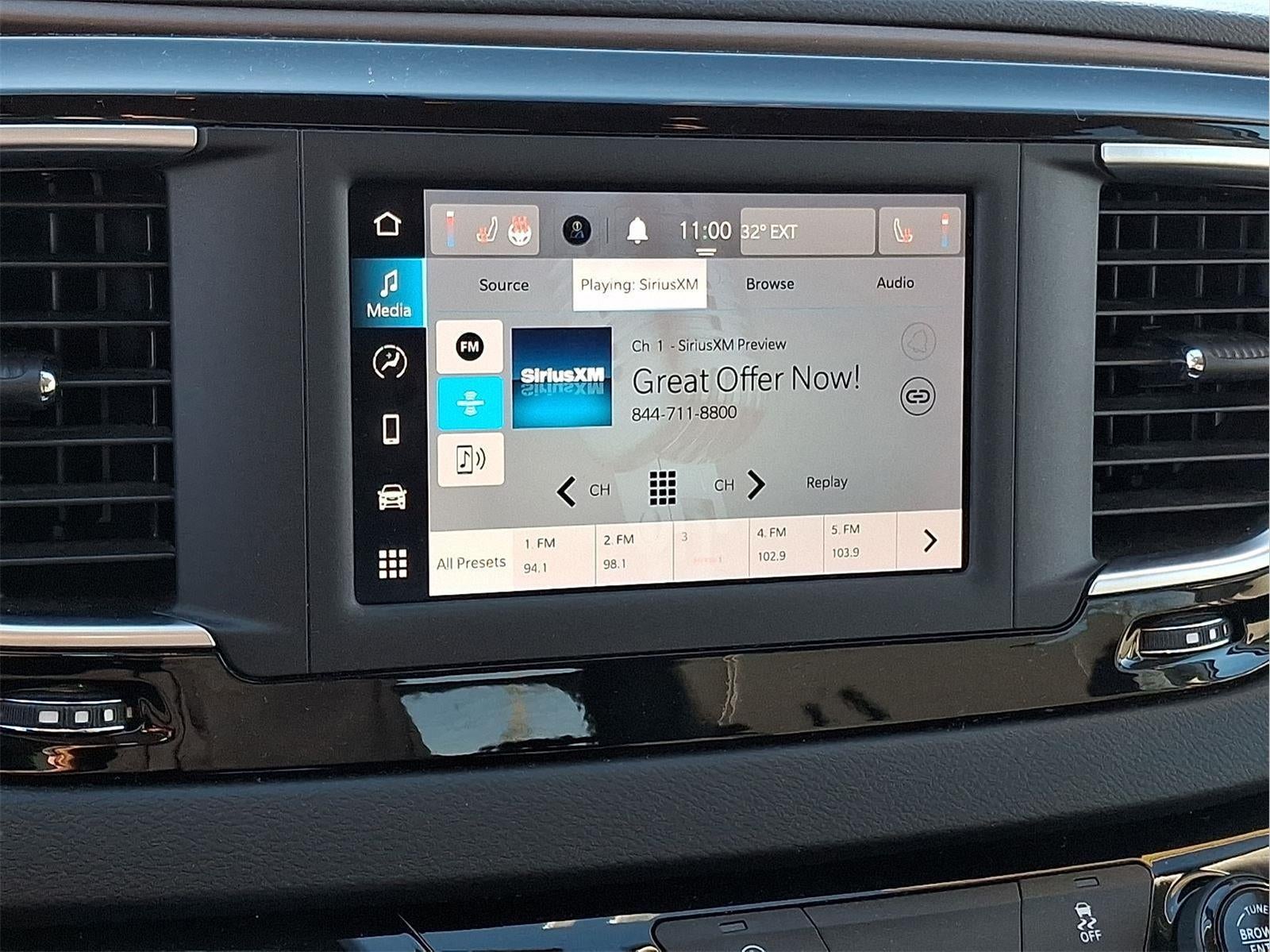 2022 Chrysler Voyager LX