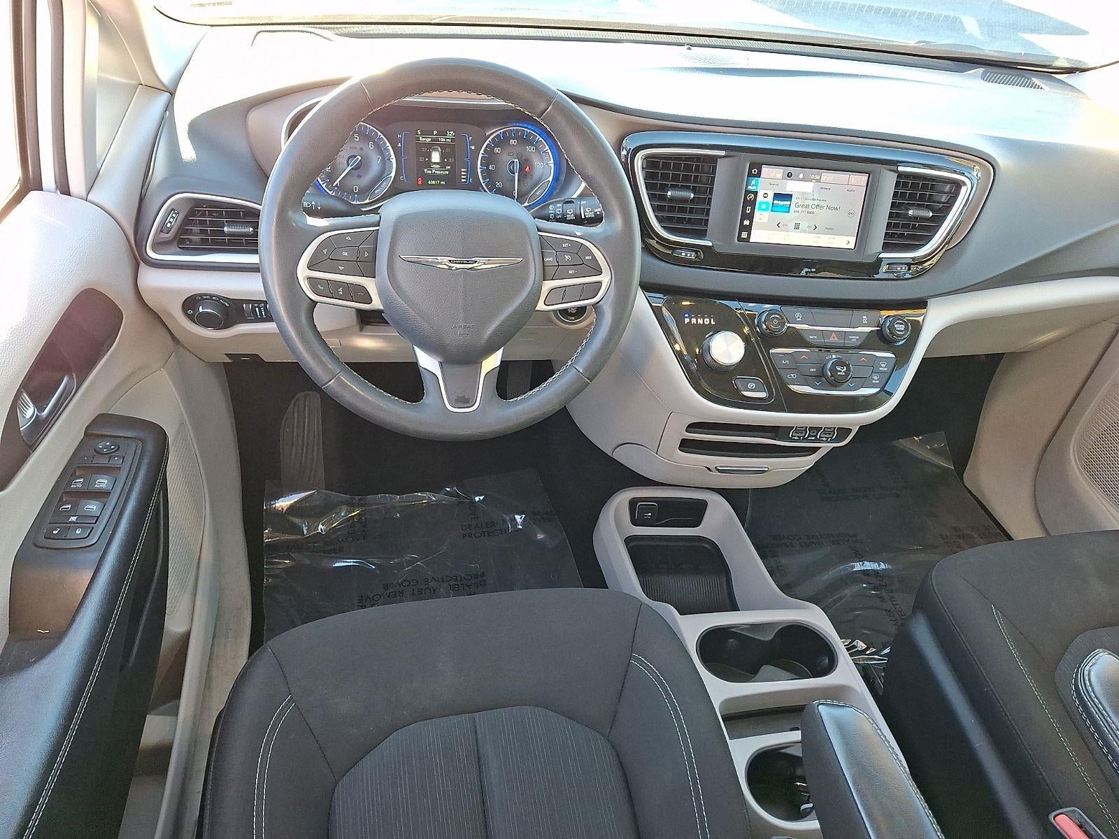 2022 Chrysler Voyager LX