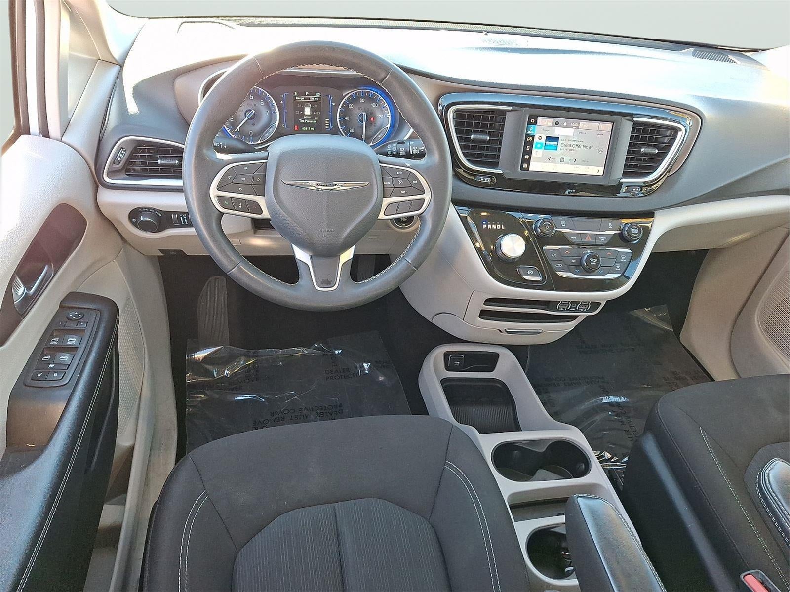 2022 Chrysler Voyager LX