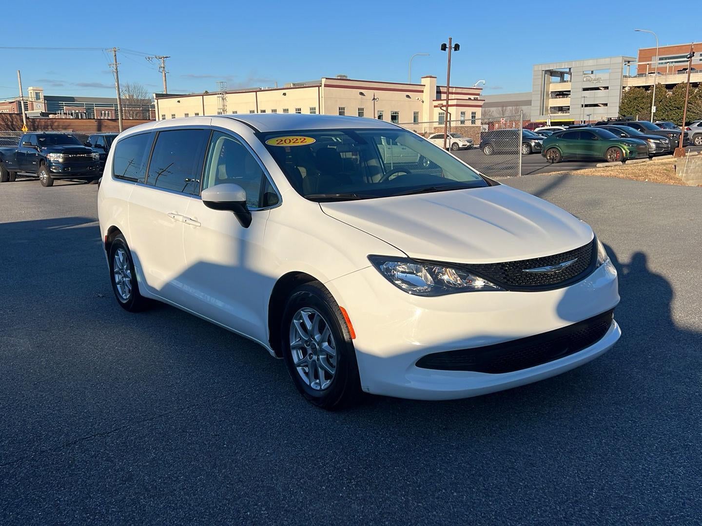 2022 Chrysler Voyager LX