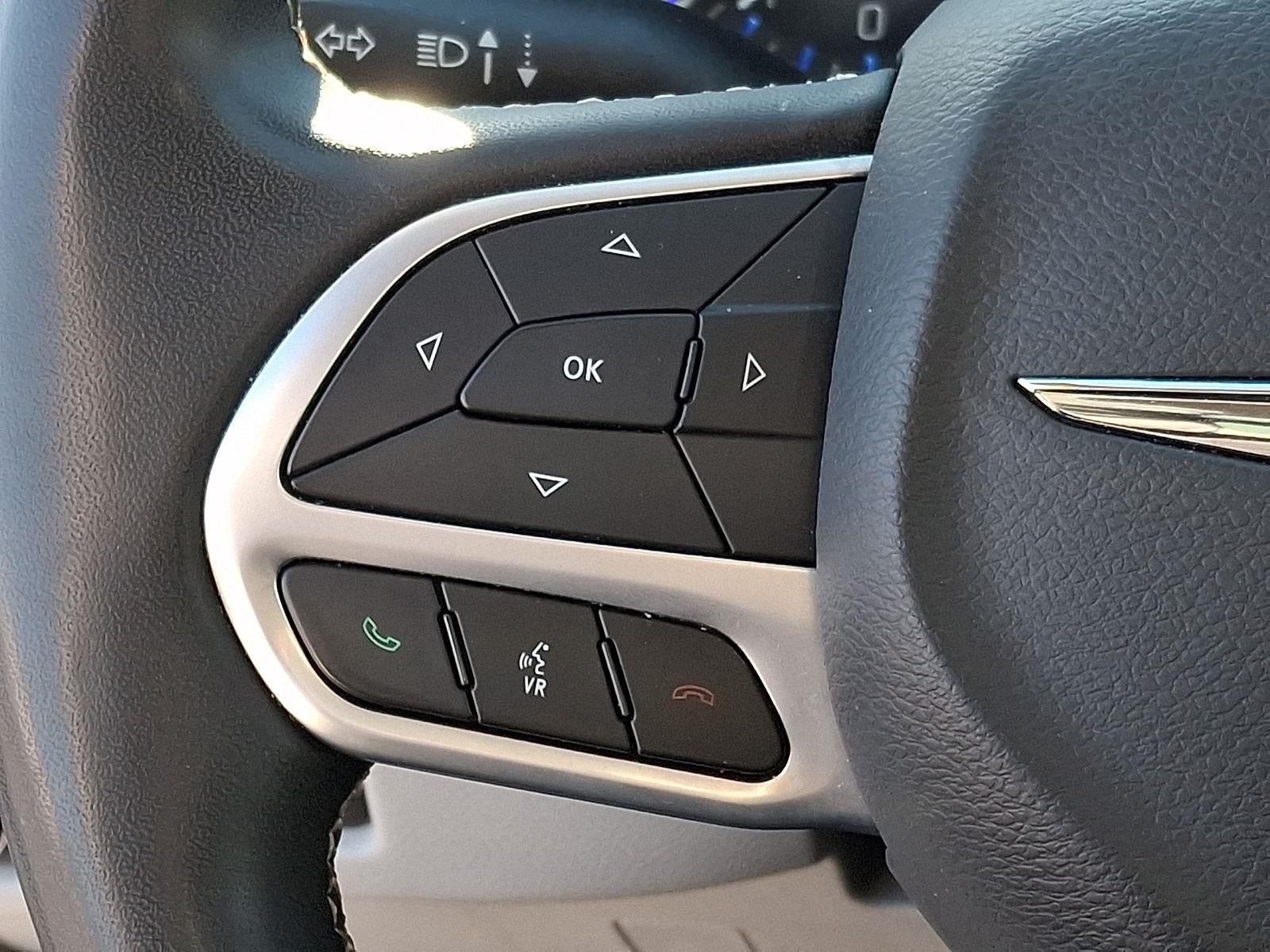 2022 Chrysler Voyager LX