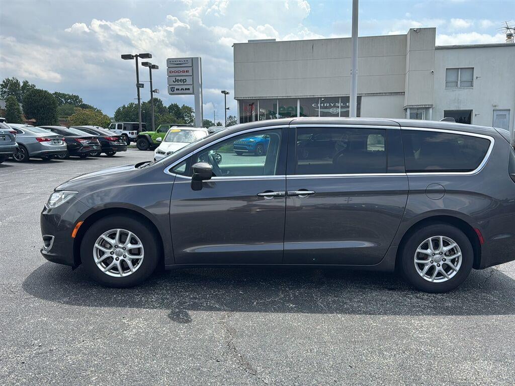 2020 Chrysler Pacifica Touring