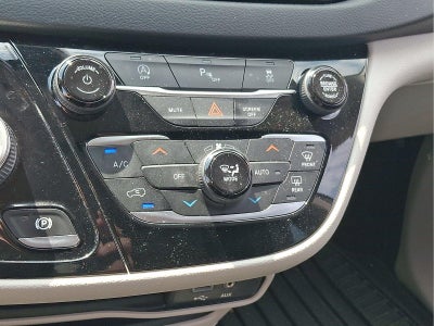 2020 Chrysler Pacifica Touring