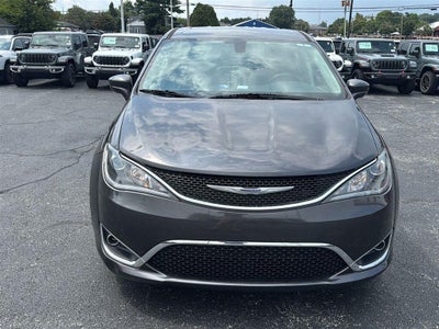 2020 Chrysler Pacifica Touring