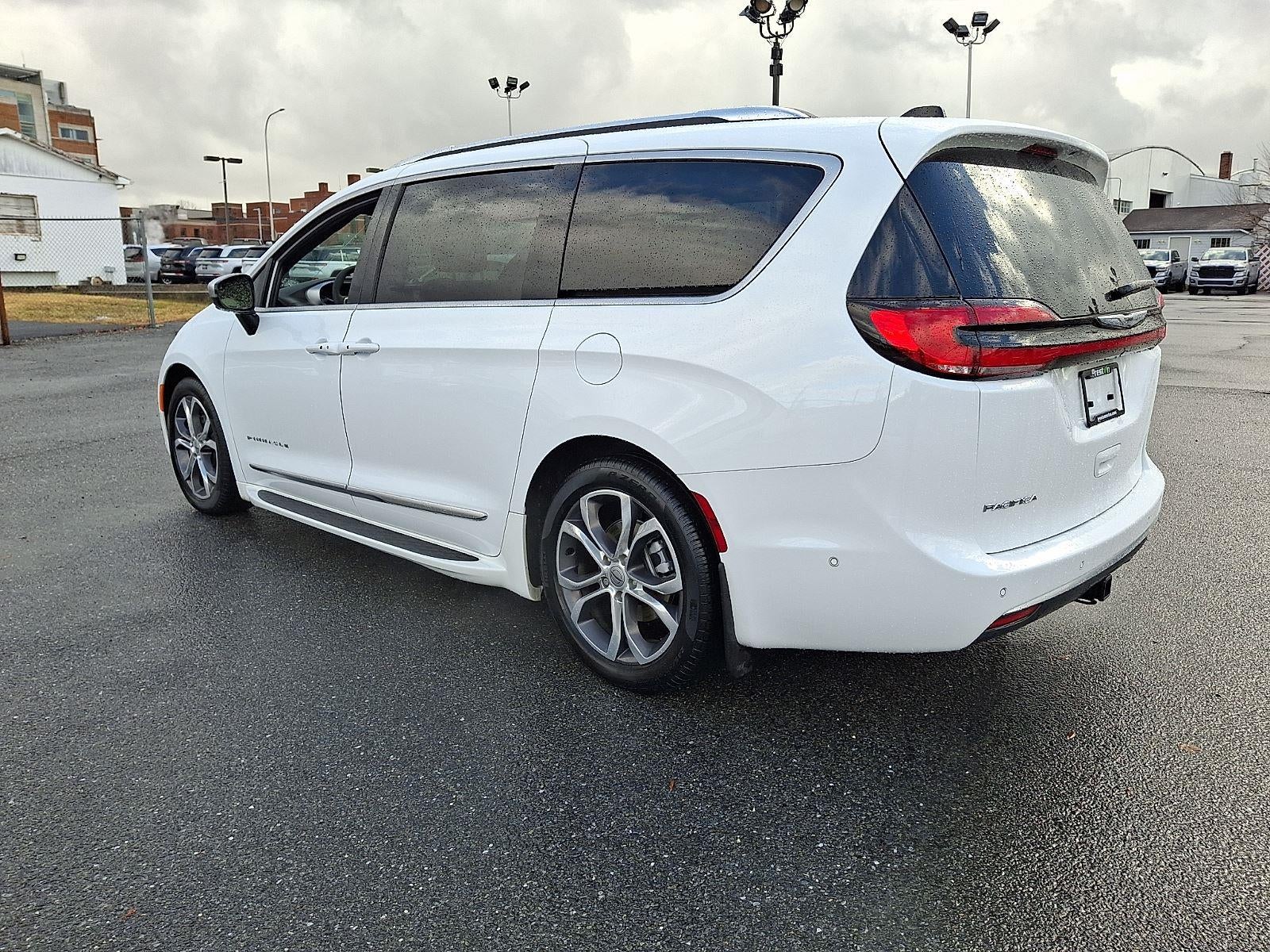 2025 Chrysler Pacifica Pinnacle