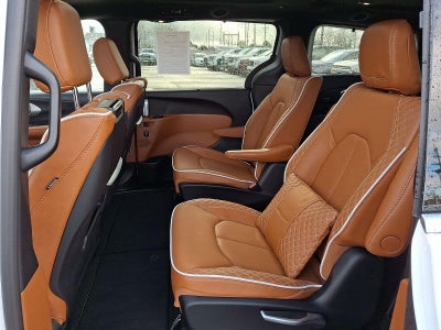 2025 Chrysler Pacifica Pinnacle