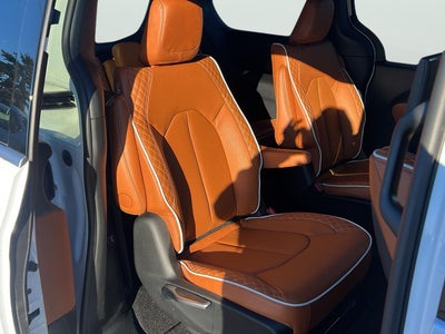 2025 Chrysler Pacifica Pinnacle