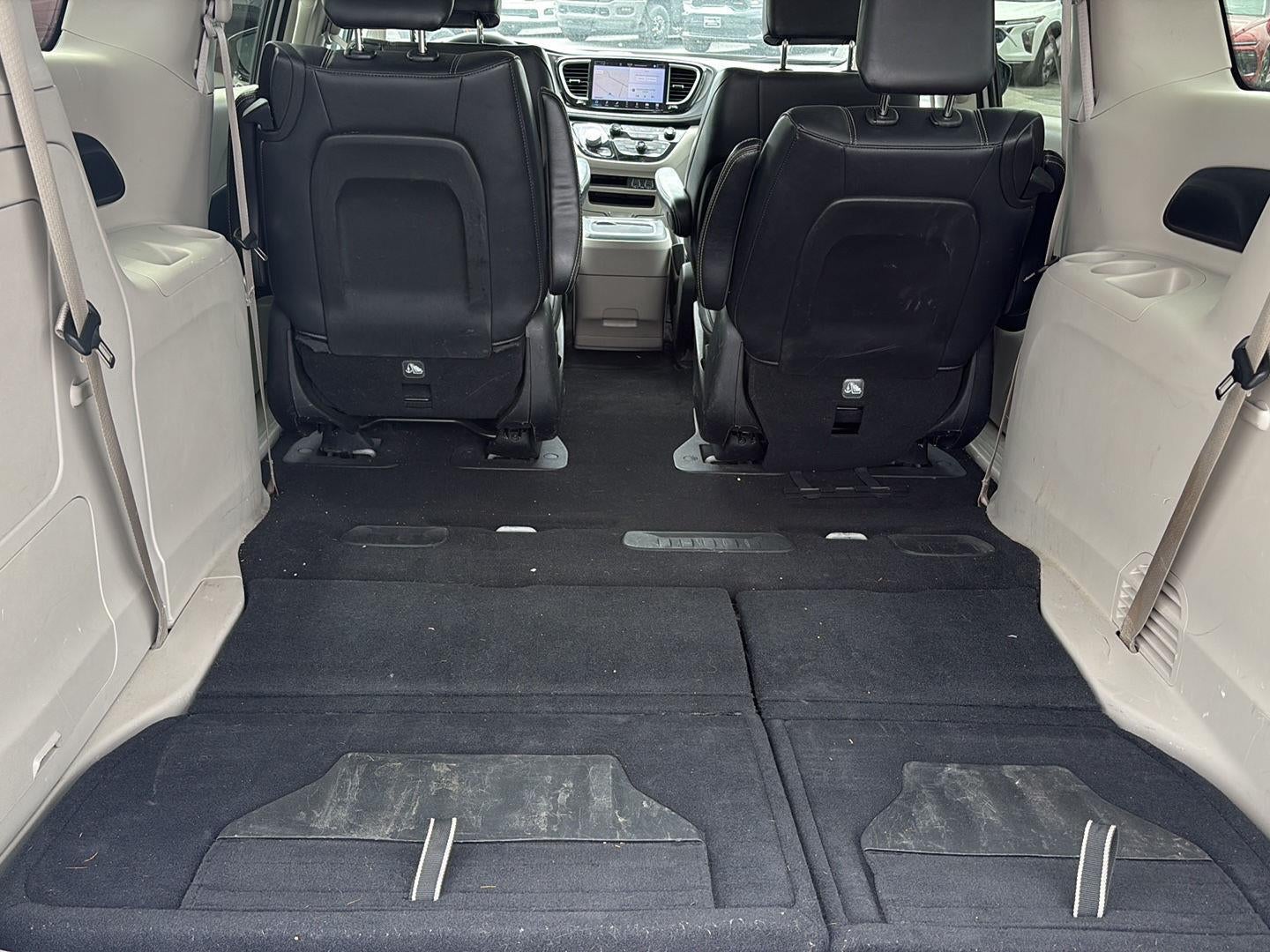 2024 Chrysler Pacifica Hybrid Select