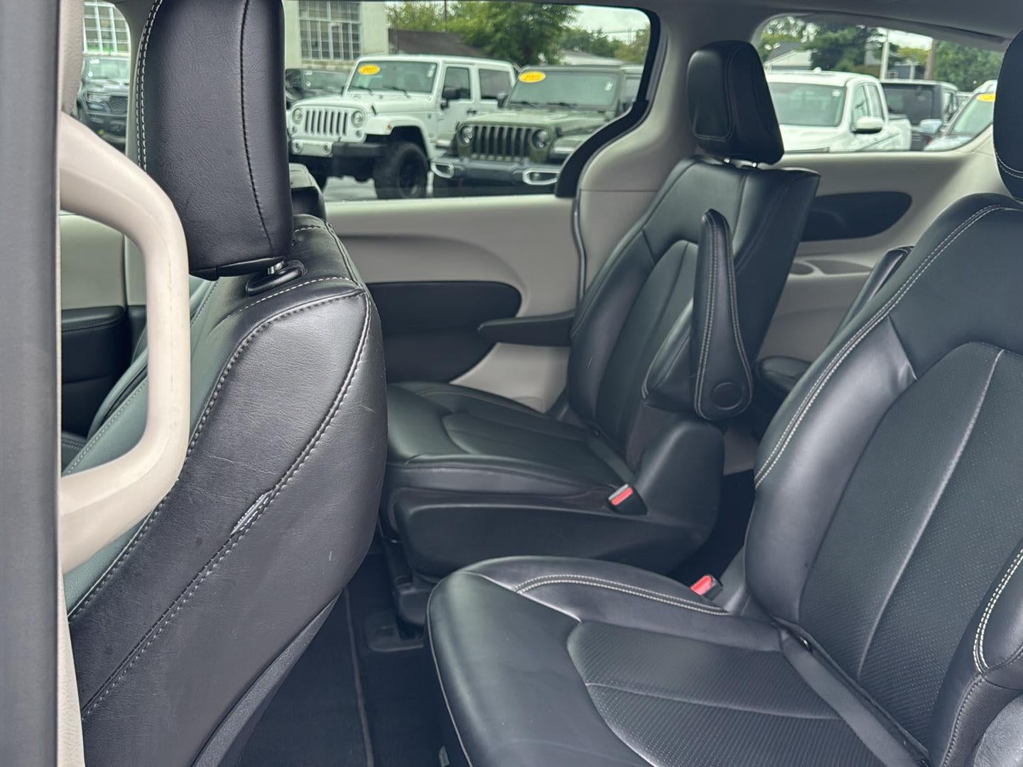 2024 Chrysler Pacifica Hybrid Select