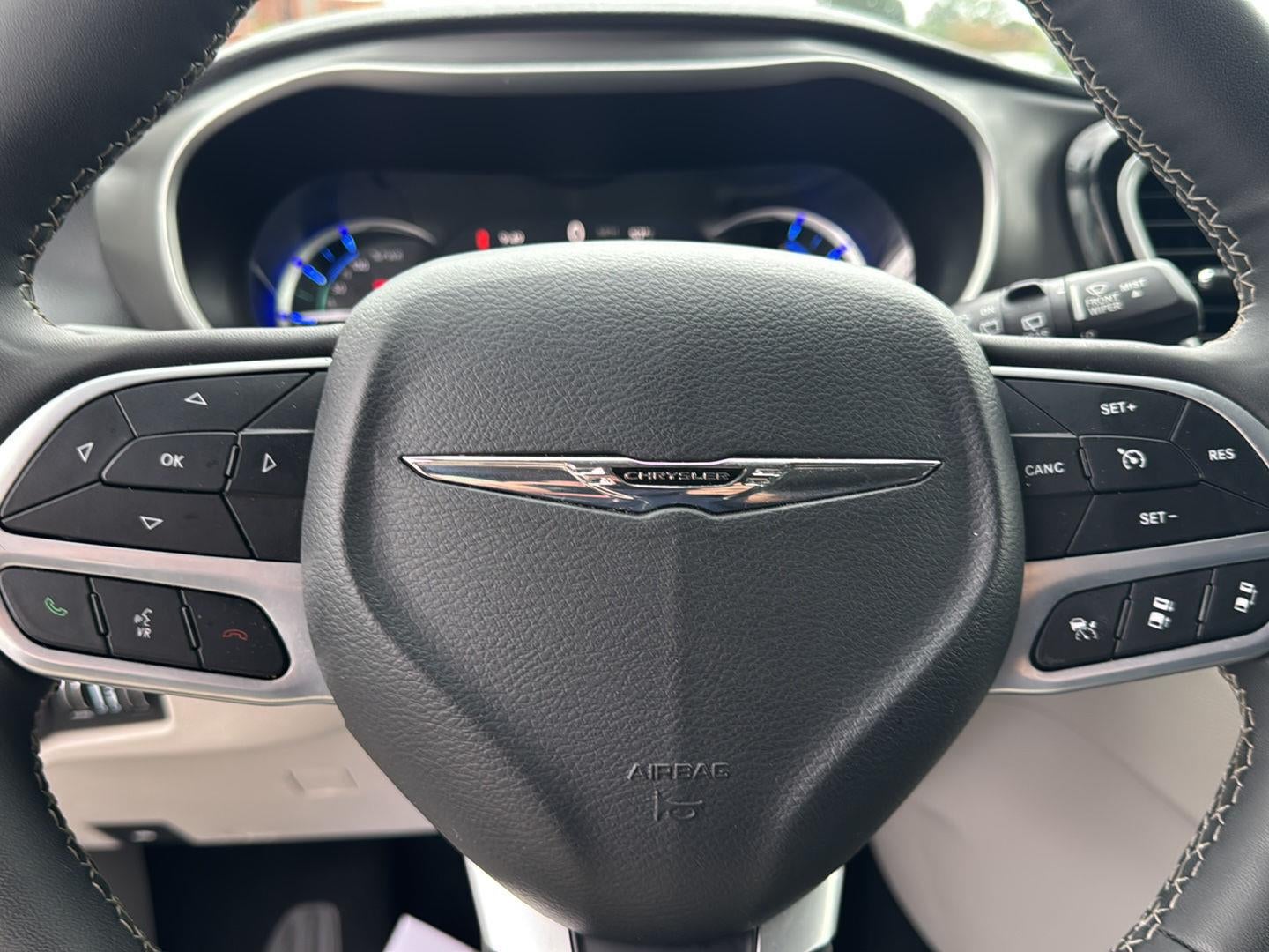 2024 Chrysler Pacifica Hybrid Select