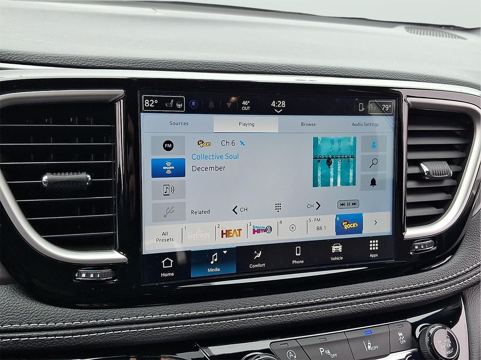 2026 Chrysler Pacifica Select