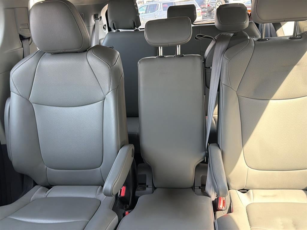 2022 Toyota Sienna XLE