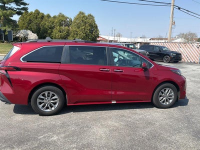 2022 Toyota Sienna XLE