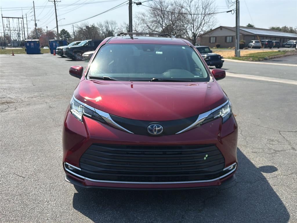 2022 Toyota Sienna XLE