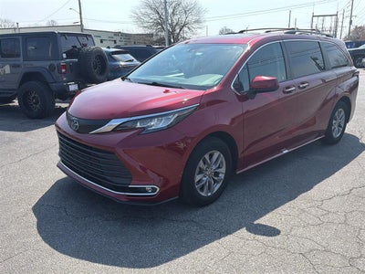2022 Toyota Sienna XLE