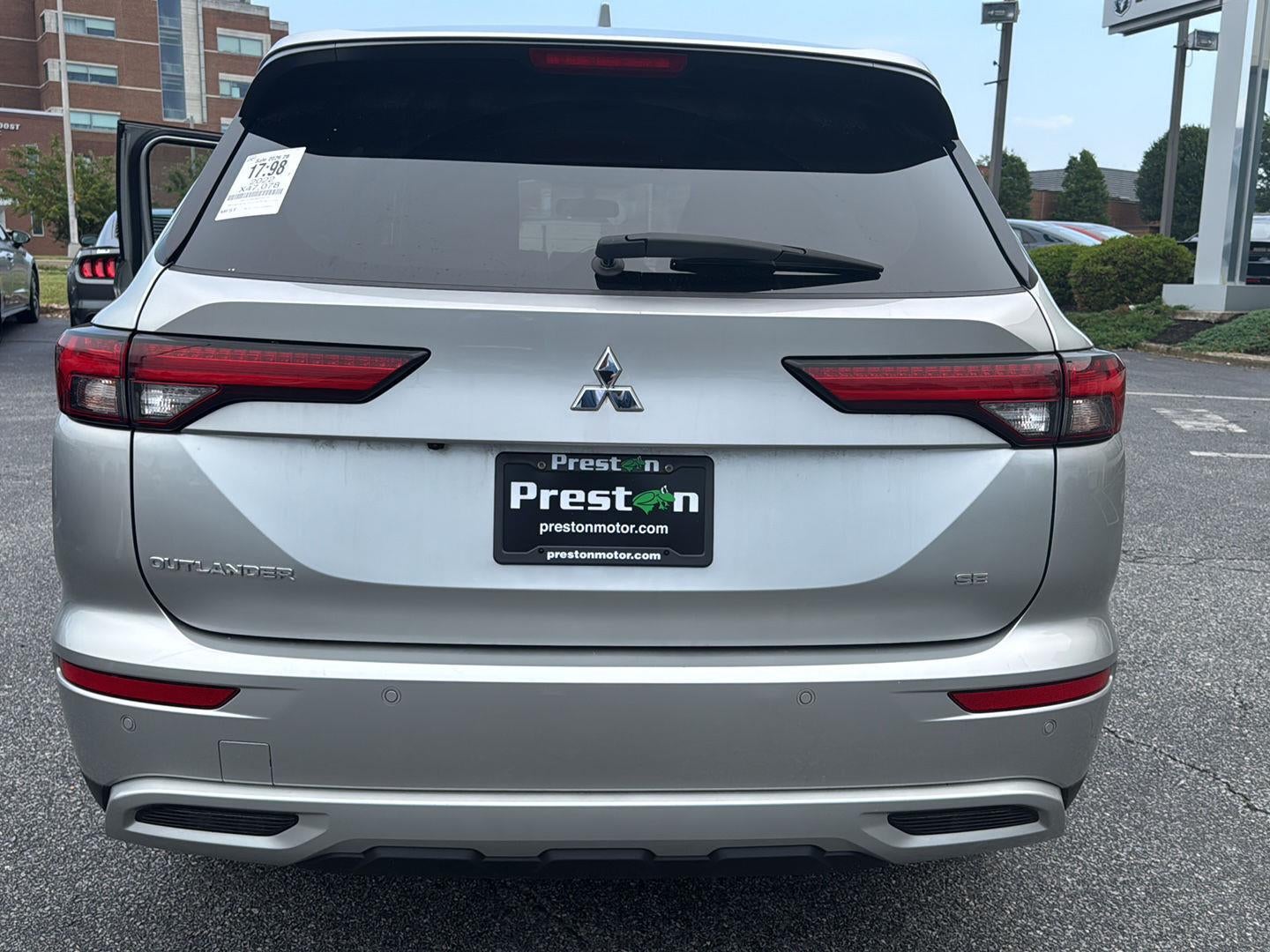 2022 Mitsubishi Outlander SE