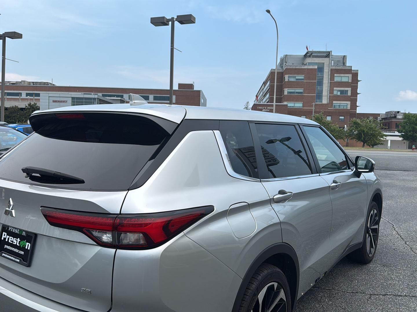 2022 Mitsubishi Outlander SE