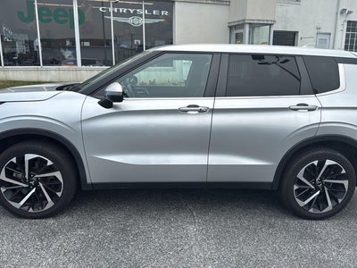 2022 Mitsubishi Outlander SE