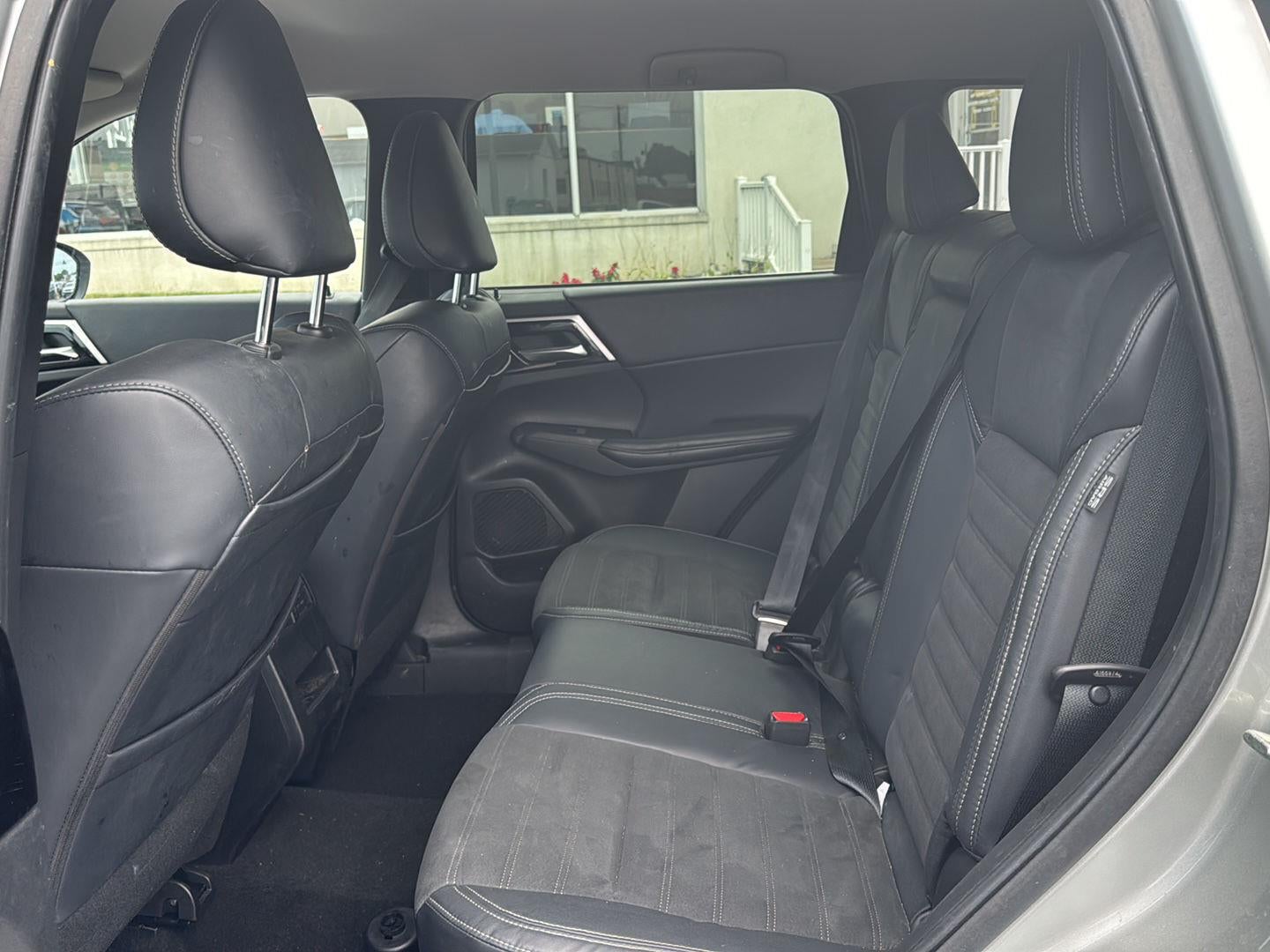2022 Mitsubishi Outlander SE