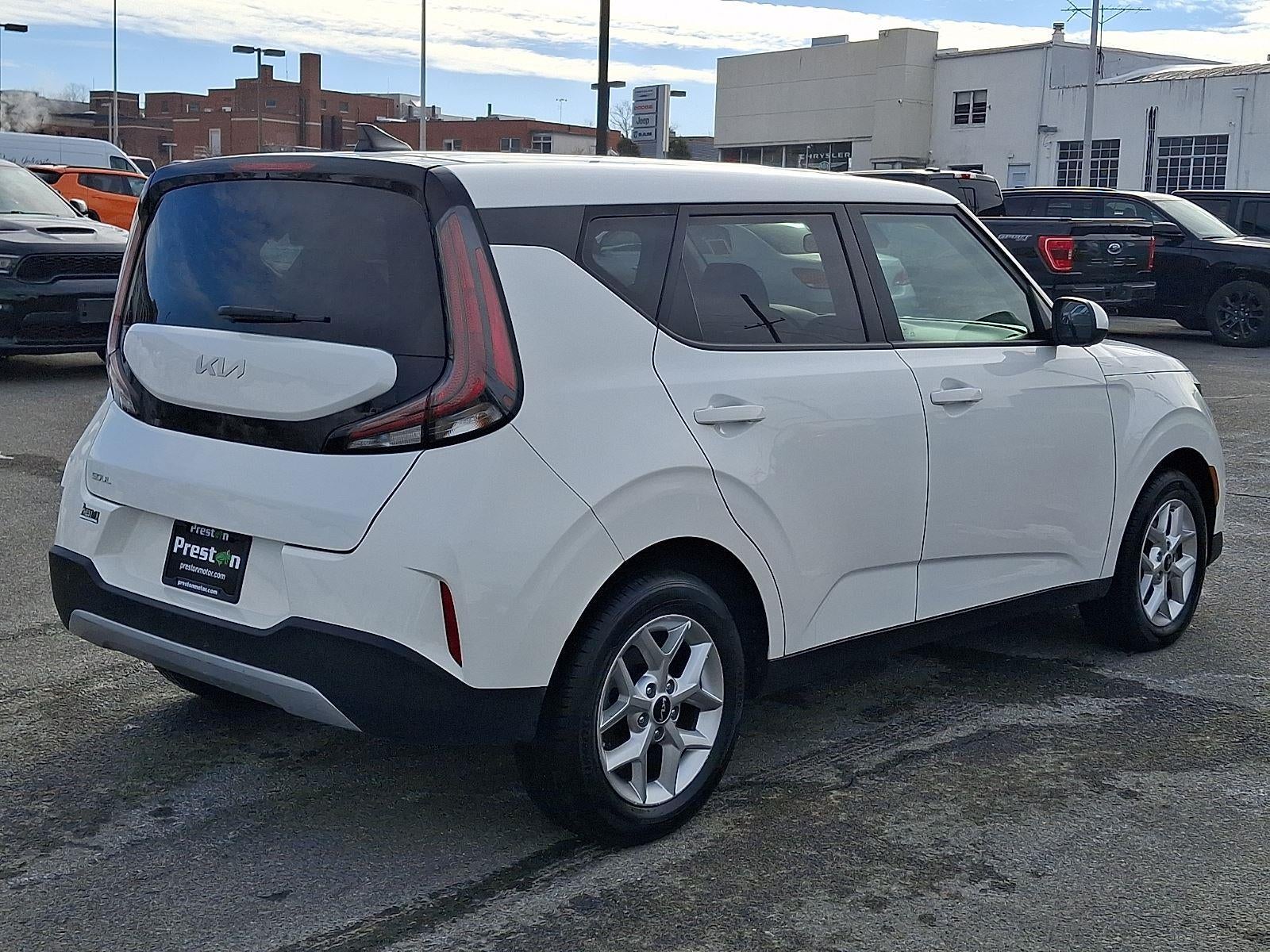 2024 Kia Soul LX