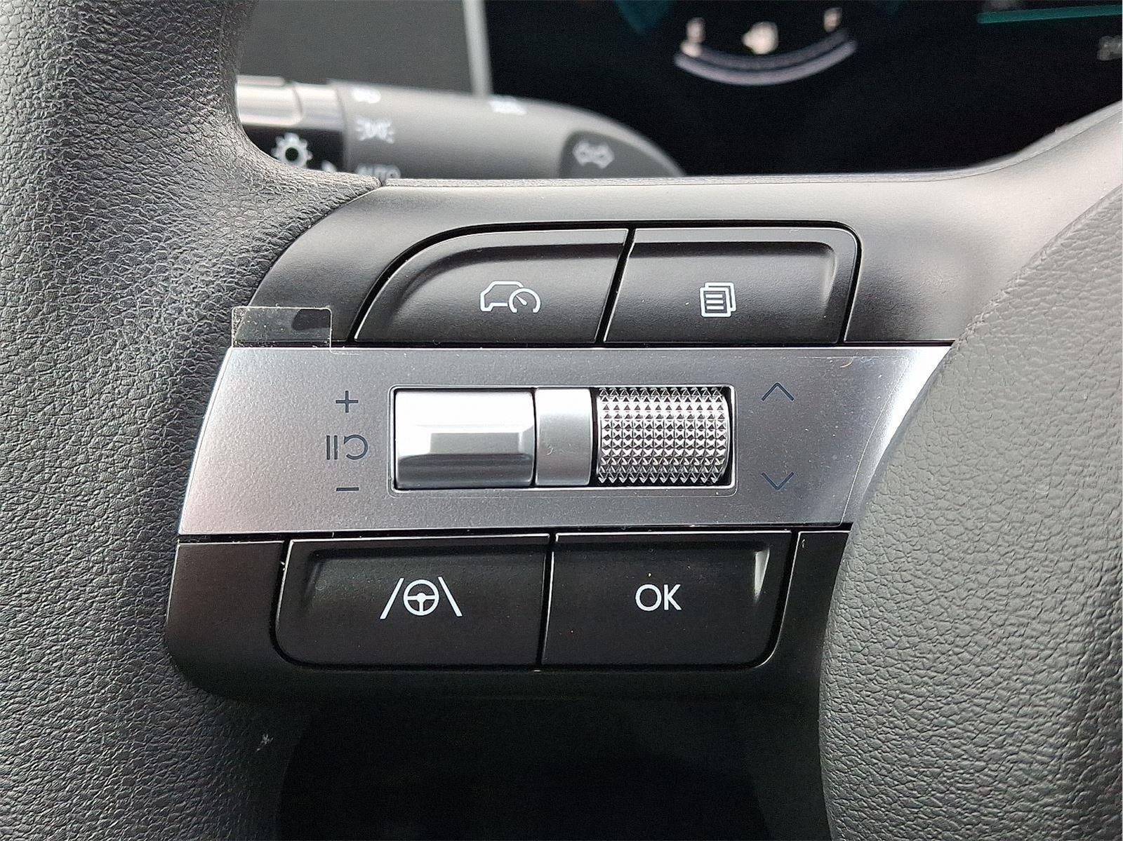 2025 Hyundai Santa Cruz SE