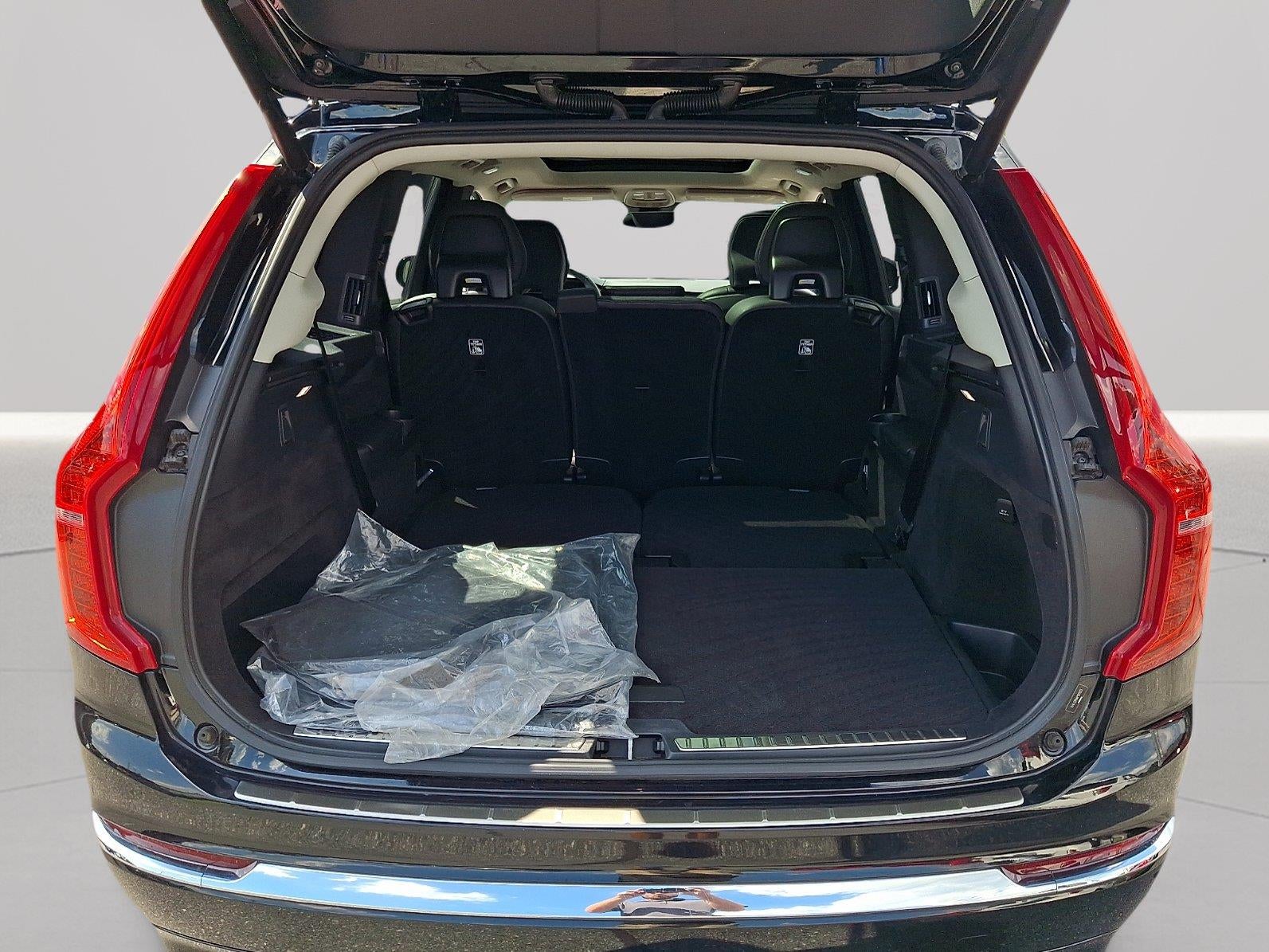2023 Volvo XC90 Plus